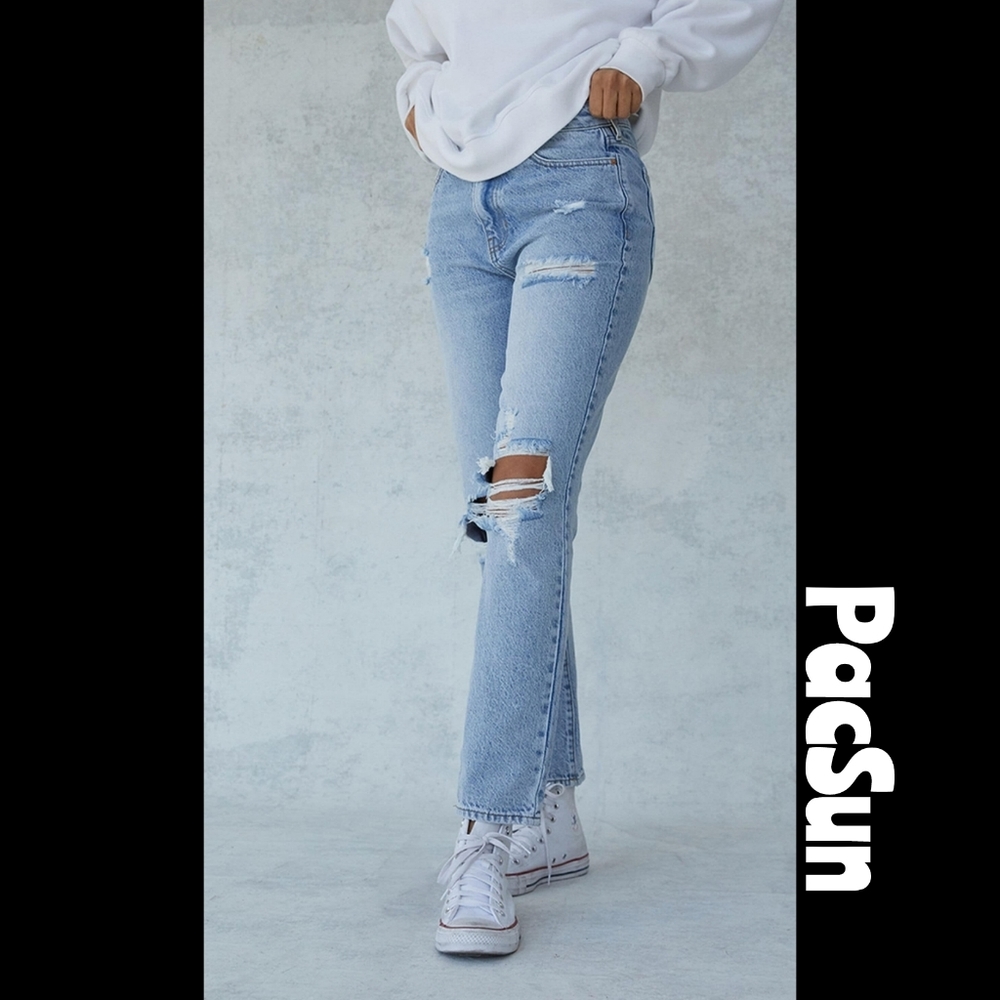 PacSun Light blue distressed mom jeans